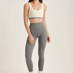 SET Active Sporty Roster Top & Sporty Stripe Leggings Set MEDIUM